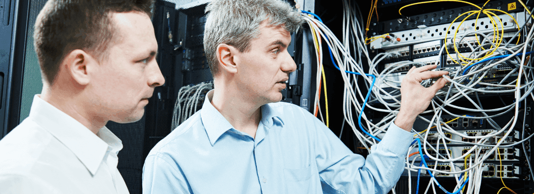 Administrator IT – wymagane umiejętności, kariera i zarobki